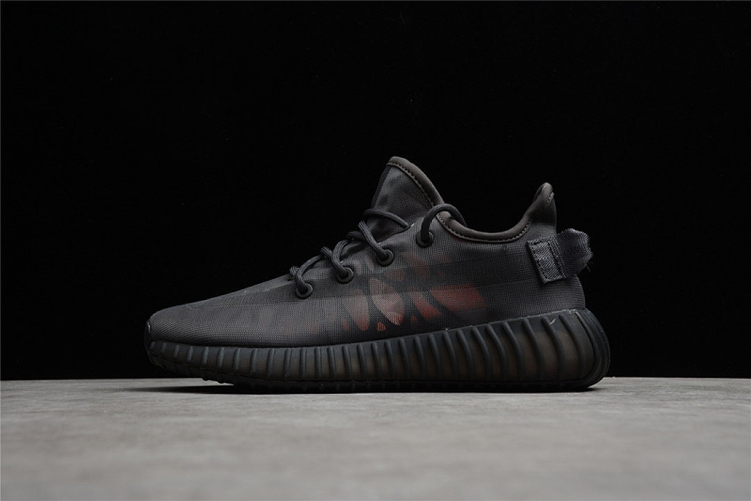 Adidas [GW2872]-[YEEZY BOOST 350 V2 CORE BLACK/CORE BLACK]-[WOMAN:36-39]-[MAN:40-46], photo 1
