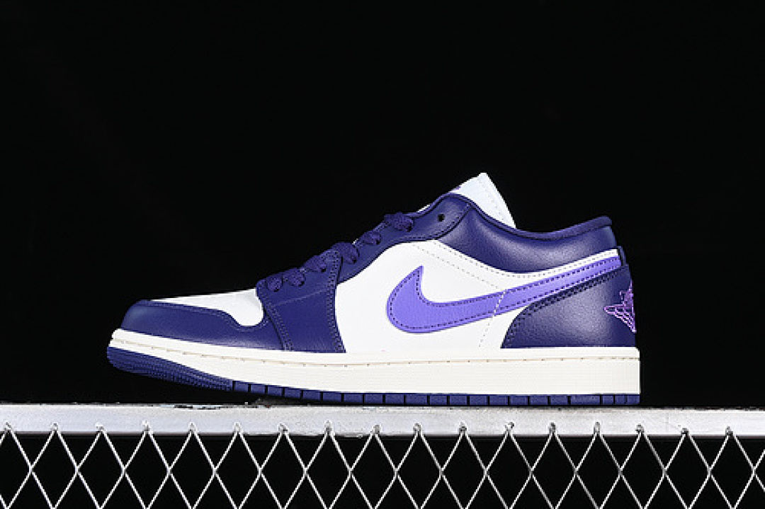 Jordan AIR Jordan 1 LOW WHITE/PURPLE · DC0774-502, photo 1