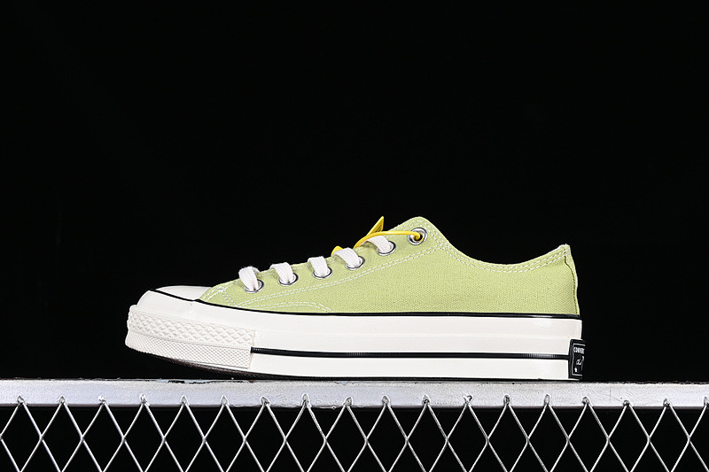 Converse Converse CHUCK 70 VINTAGE CANVAS LOW CHEEKY CORAL/EGRET/BLACK · A04587C, photo 1