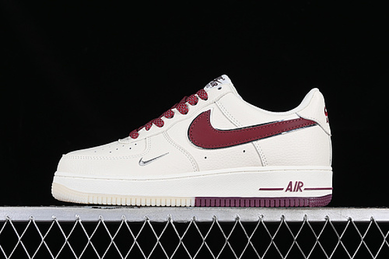 Nike Nike AIR FORCE 1 07 LOW OFF WHITE/RED · JJ0253-009, photo 1