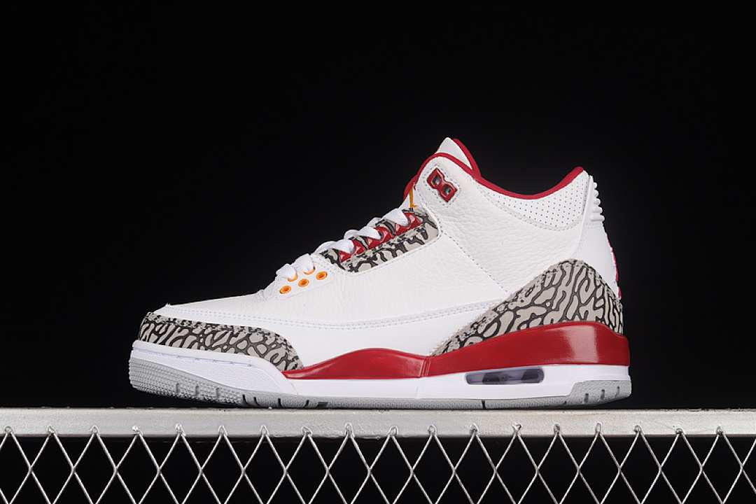 Jordan AIR Jordan 3 RETRO WHITE/LIGHT CURRY/CARDINAL RED/CEMENT GREY · CT8532-126, photo 1