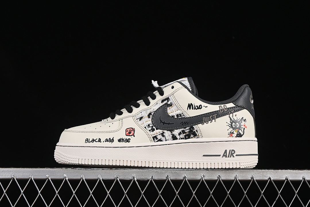 Nike [FJ7740-710]-[AIR FORCE 1 07 LOW LITTLE BLACK CAT WHITE/GREY/BLACK]-[WOMAN:36-39]-[MAN:40-45] - Image 2