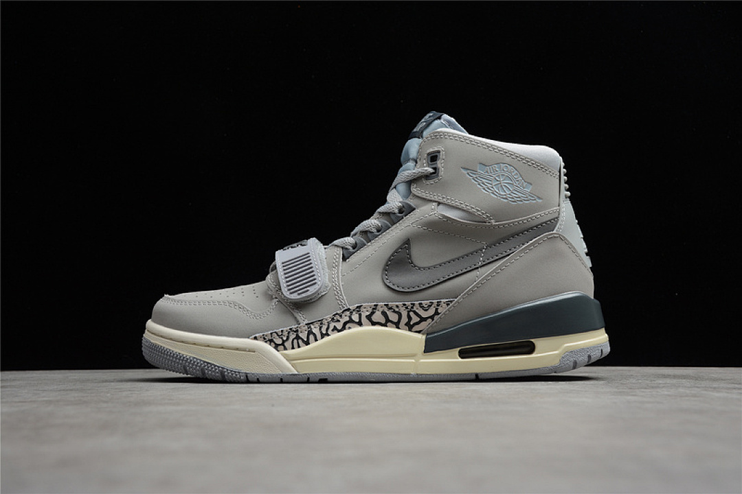 Jordan [AV3922-002]-[JORDAN LEGACY 312 WOLF GREY/LIGHT GRAPHITE-SAIL]-[WOMAN:36-39]-[MAN:40-45], photo 1