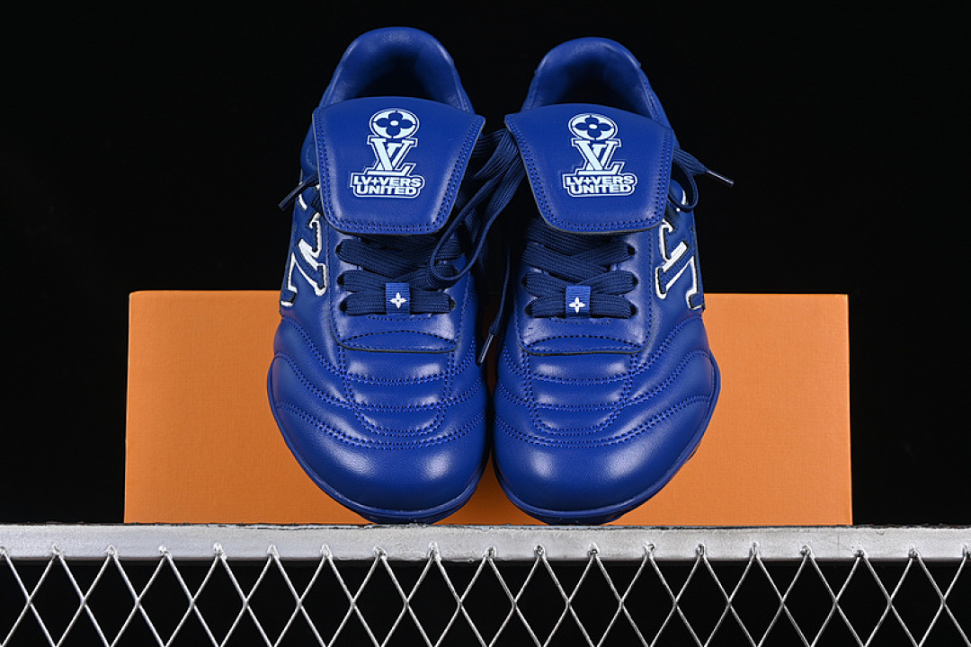 Louis Vuitton [LOUIS VUITTON FOOTPRINT SOCCER 2025 BLUE]-[WOMAN:35-39]-[MAN:40-46] - Image 13