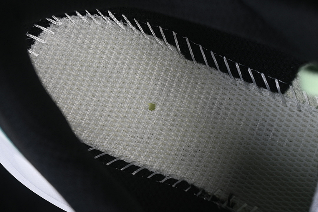 On Running [1162011-LNMT]-[CUSHIONING RUNNING SHOES LUNA MOTH/BLUE SPARK]-[MAN:40-45] - Image 5
