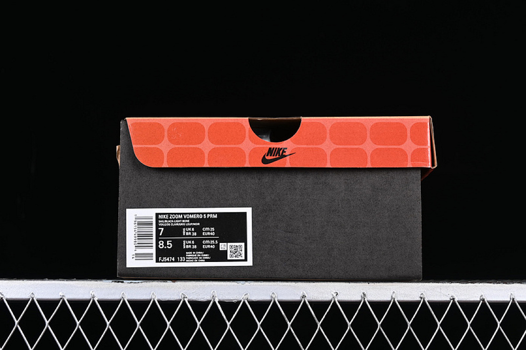 Nike [FJ5474-133]-[AIR ZOOM VOMERO 5 TIMELESS WHITE/BLACK/PHOTON DUST/SAIL]-[UNSIZE:36-45] - Image 11
