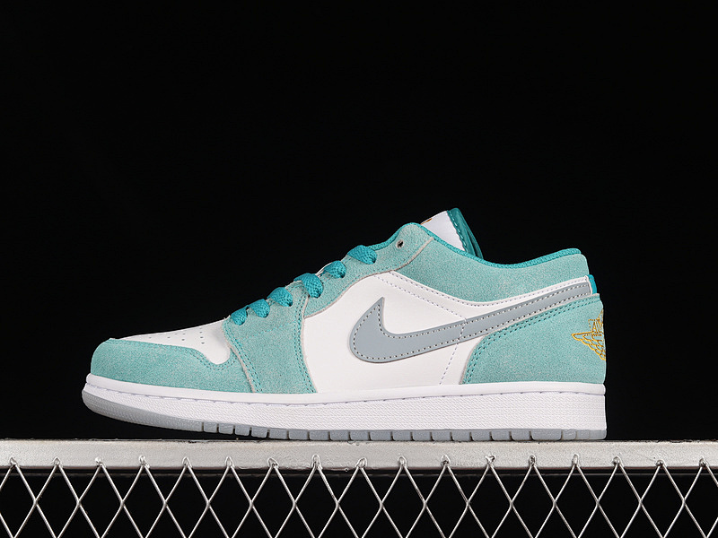 Jordan AIR Jordan 1 LOW NEW EMERALD/WHITE/LIGHT STEEL GREY · DN3705-301, photo 1