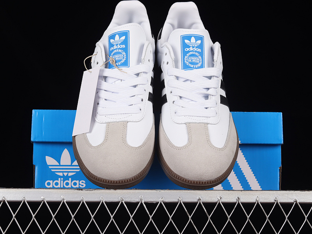 Adidas [HO1877]-[SAMBA VEGAN SHOES CLOUD WHITE/CORE BLACK/GUM]-[WOMAN:36-39]-[MAN:40-45] - Image 12