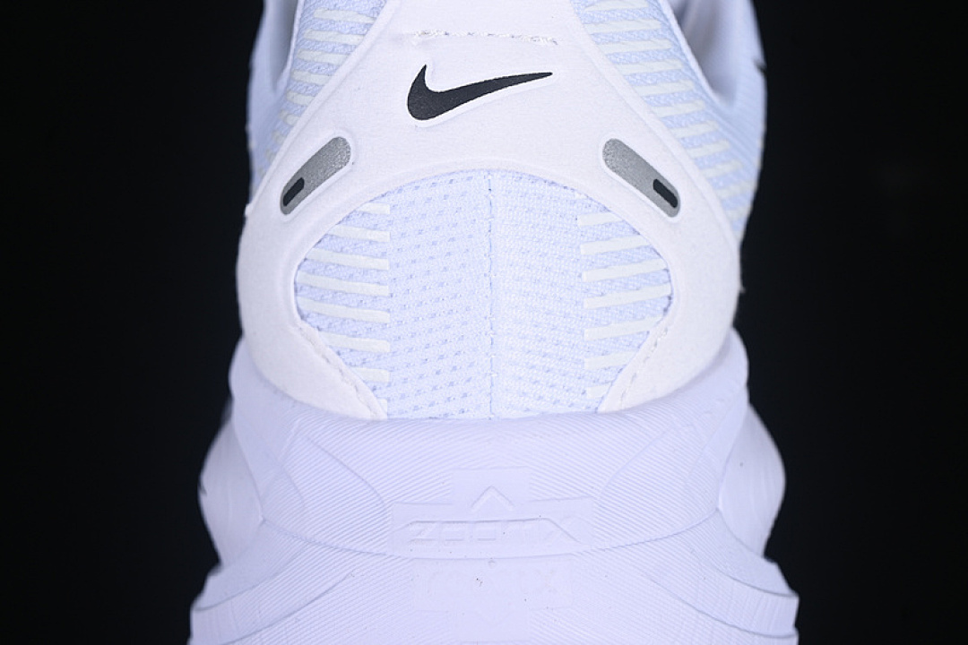 Nike [HM6803-809]-[AIR ZOOM VOMERO 18 WHITE/BLACK]-[WOMAN:36-39]-[MAN:40-46] - Image 7