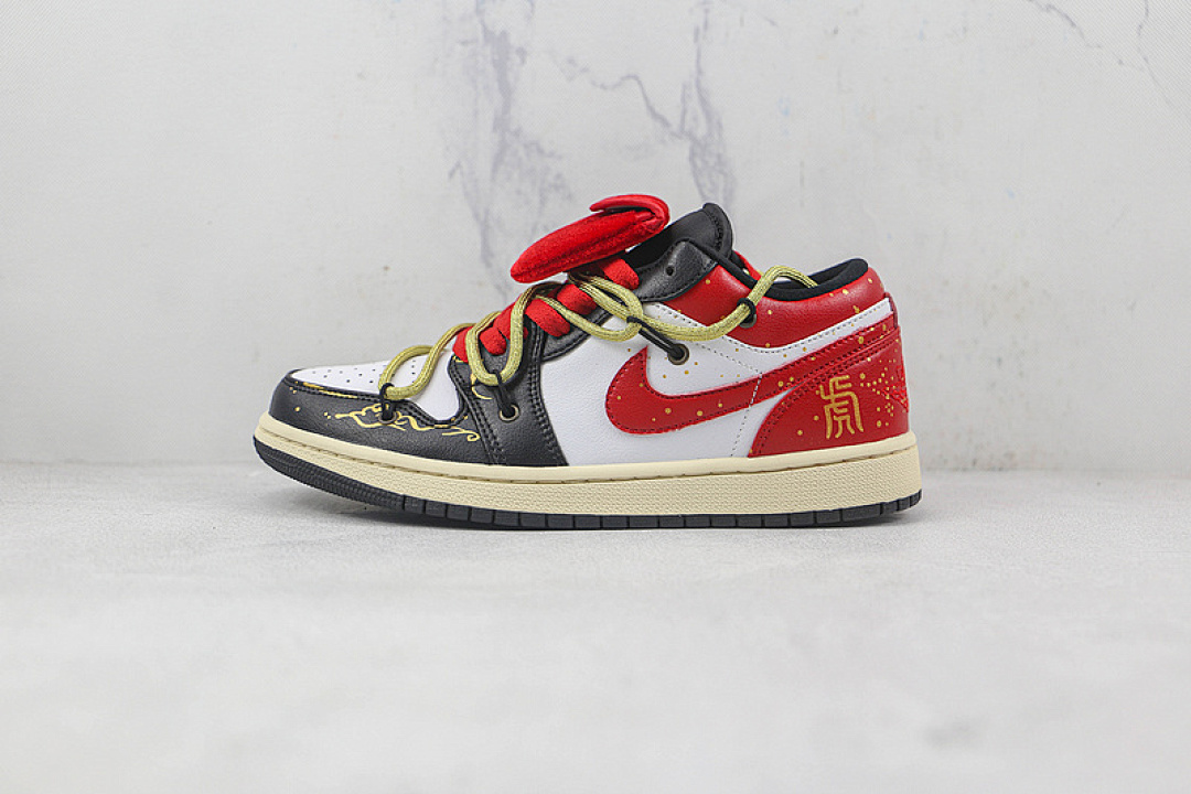 Jordan [AIR JORDAN 1 LOW WHITE/RED/WHITE]-[WOMAN:36-39]-[MAN:40-46], photo 1