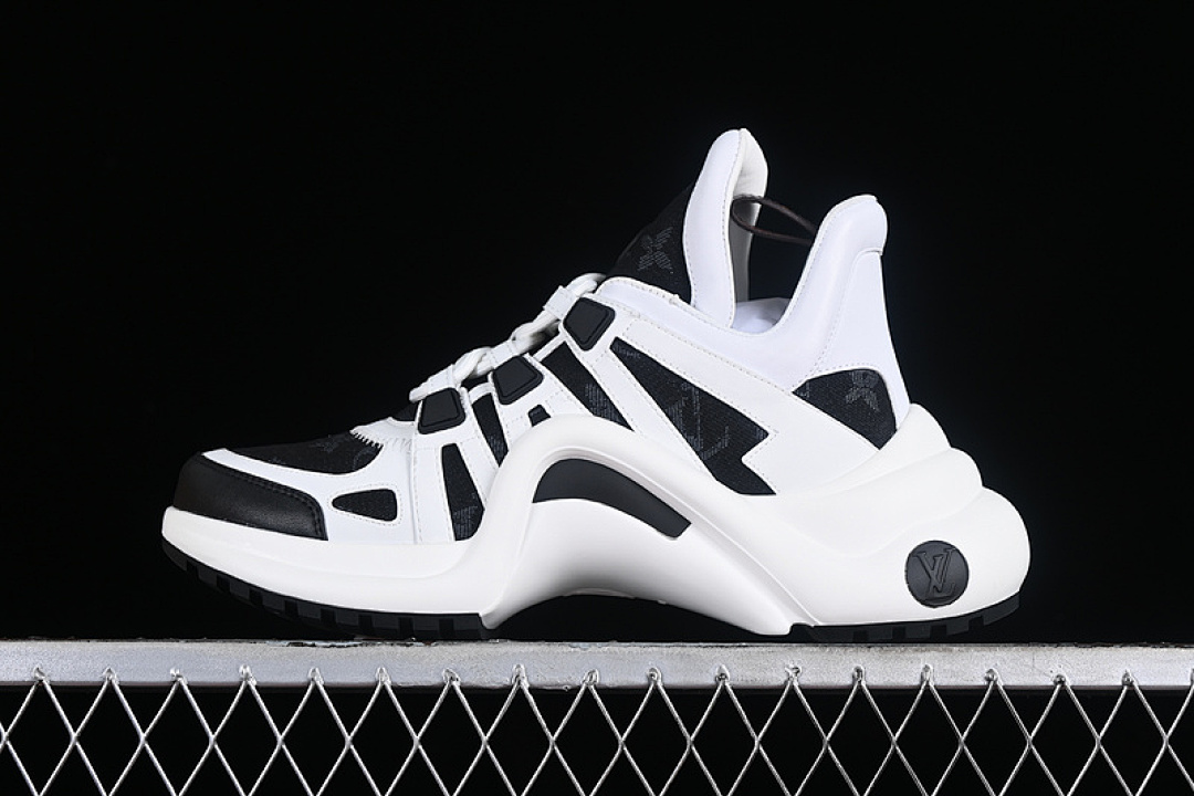 Arc'teryx Arc'teryx [390N WHITE BLACK]-[LOUIS VUITTON ARCHLIGHT SNEAKERS L*V WHITE/BLACK]-[WOMAN:35-39], photo 1