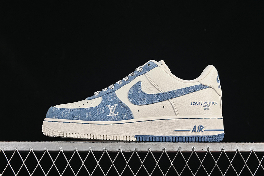 Nike Nike AIR FORCE 1 07 LOW LV WHITE/BLUE · SC0601-555, photo 1