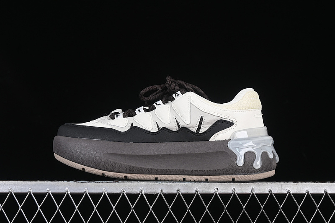 Fila [F12W431212FPB]-[FILA CARROT 1.0 WHITE/GREY/BLACK]-[WOMAN:35.5-40], photo 1