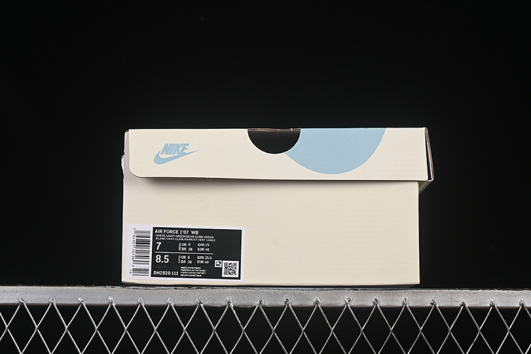 Nike [DH2920-111]-[AIR FORCE 1 07 LOW GREEN LOVE WHITE/GREEN]-[WOMAN:36-39]-[MAN:40-45] - Image 11