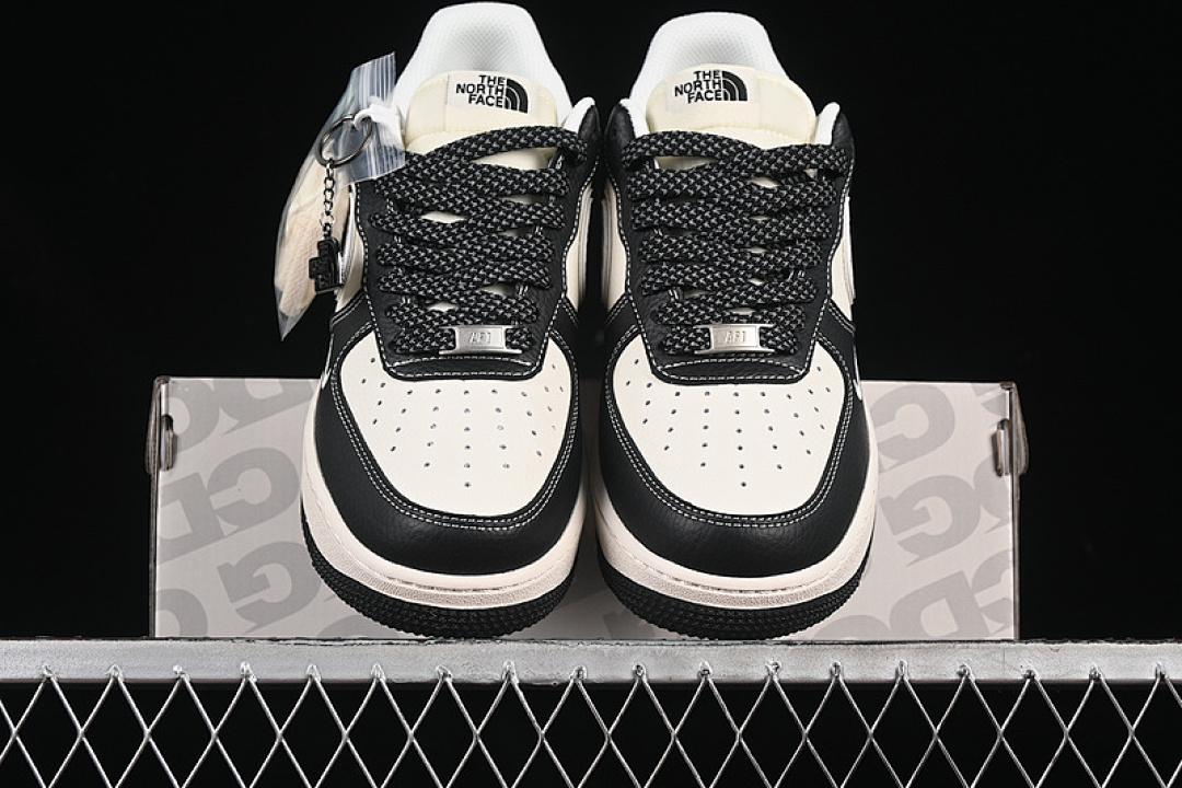 Nike [HH7518-049]-[AIR FORCE 1 07 LOW CDG BLACK/WHITE]-[WOMAN:36-39]-[MAN:40-45] - Image 13