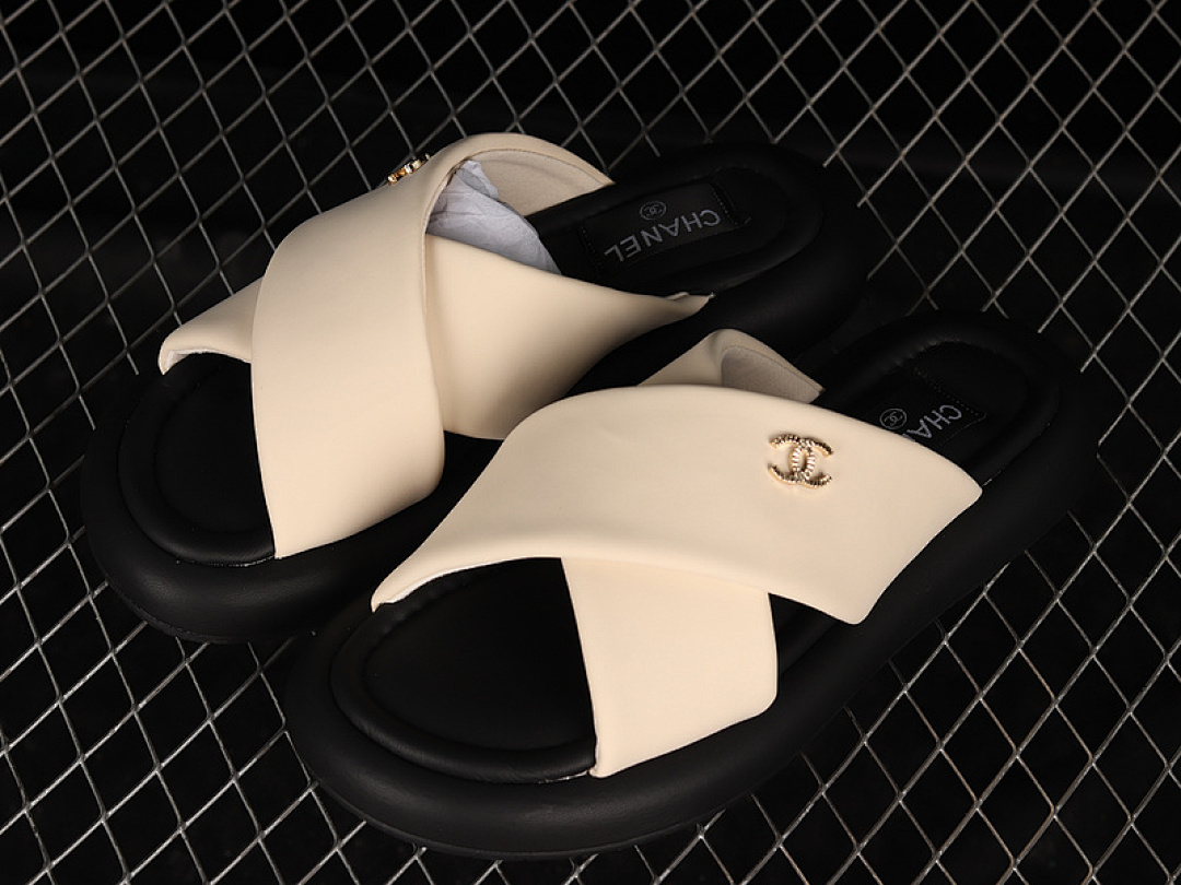 Chanel [CHA*NEL 22 PLATFORM SLIP-ON SLIPPERS KHAKI/BLACK/BLACK]-[WOMAN:35-40] - Image 5