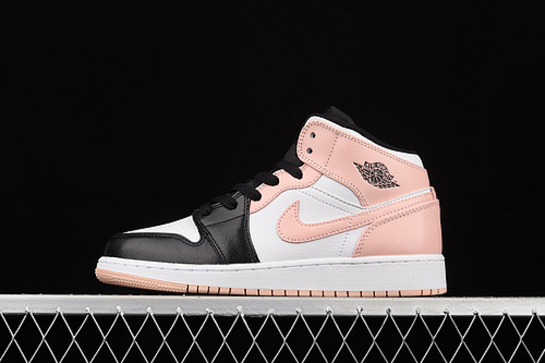 Jordan AIR Jordan 1 MID GS WHITE/BLACK/CRIMSON TINT · 554725-133, photo 1