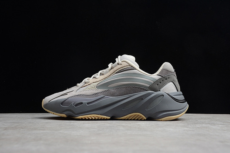 On Running Adidas GT YEEZY BOOST 700 V2 TEPHRA/TEPHRA/TEPHRA · FU7914, photo 1