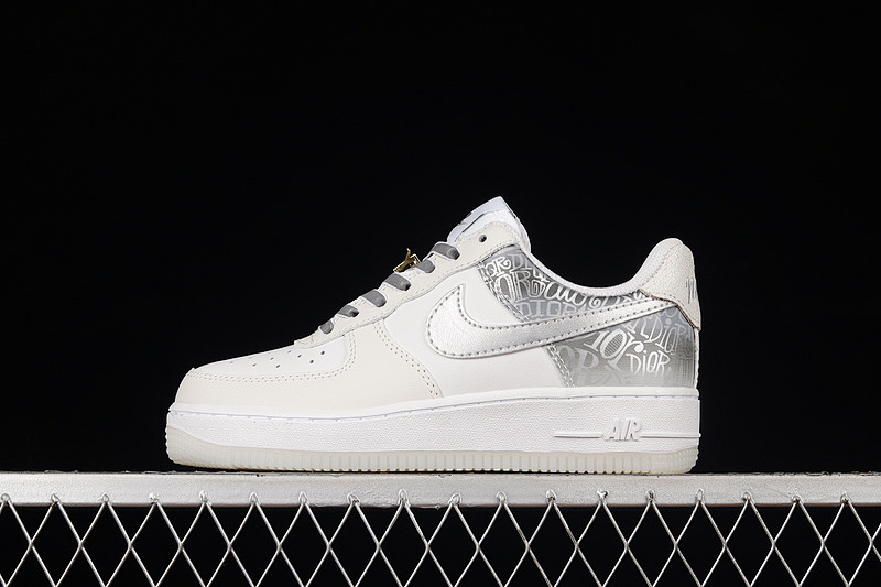 Nike Nike AIR FORCE 1 LOW 07 ESS WHITE/WHITE/LIQUID SILVER · DA8302-333, photo 1