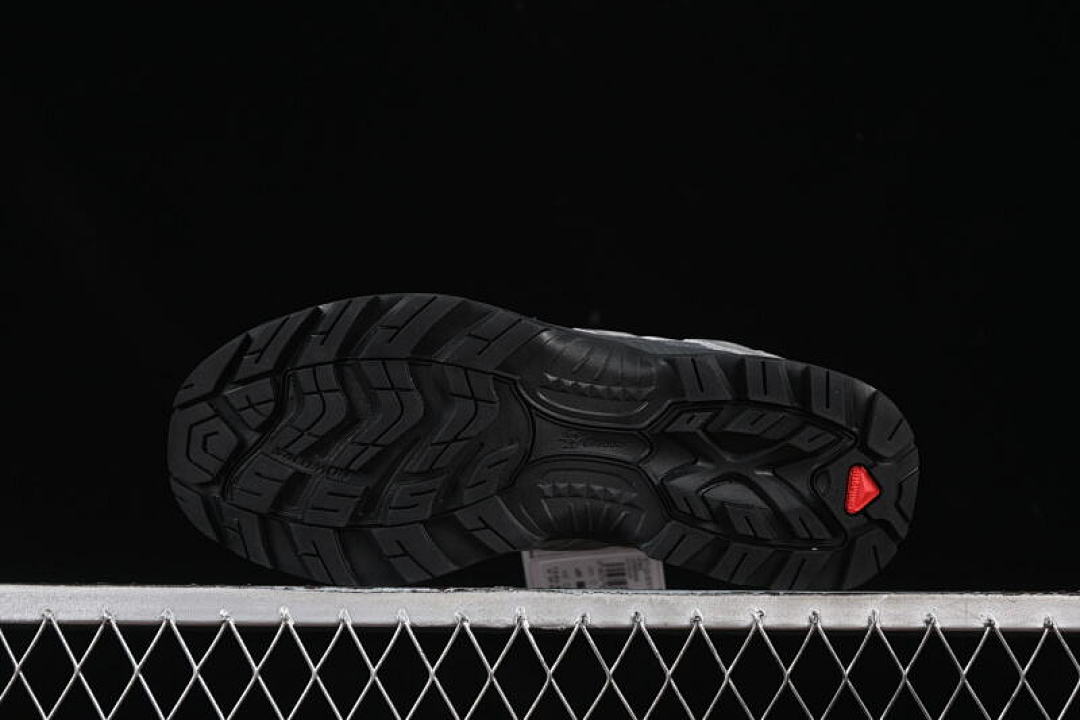 On Running [478852-22]-[XT-QUEST BLACK/LIGHT GRAY/SILVER]-[WOMAN:36-39]-[MAN:40-45] - Image 14