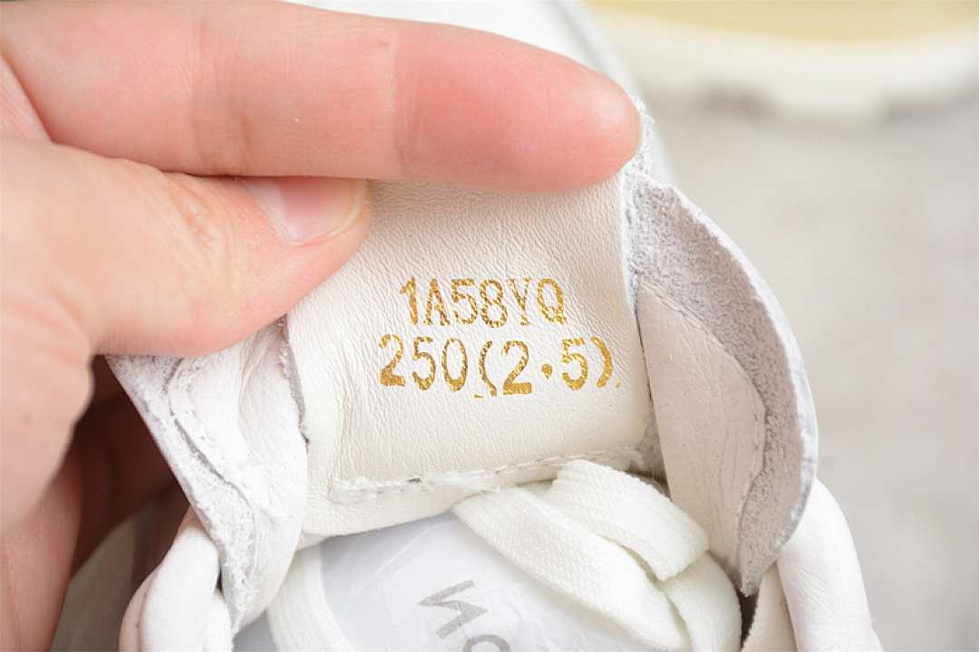 Arc'teryx [1A58YQ]-[L*V ARCHLIGHT SNEAKERS WHITE/WHITE/GOLD]-[MAN:38-44] - Image 4