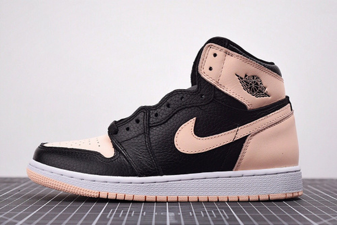 Jordan [575441-081]-[AIR JORDAN 1 RETRO HIGH GS BLACK/CRIMSON TINT-WHITE]-[WOMAN:36-40], photo 1