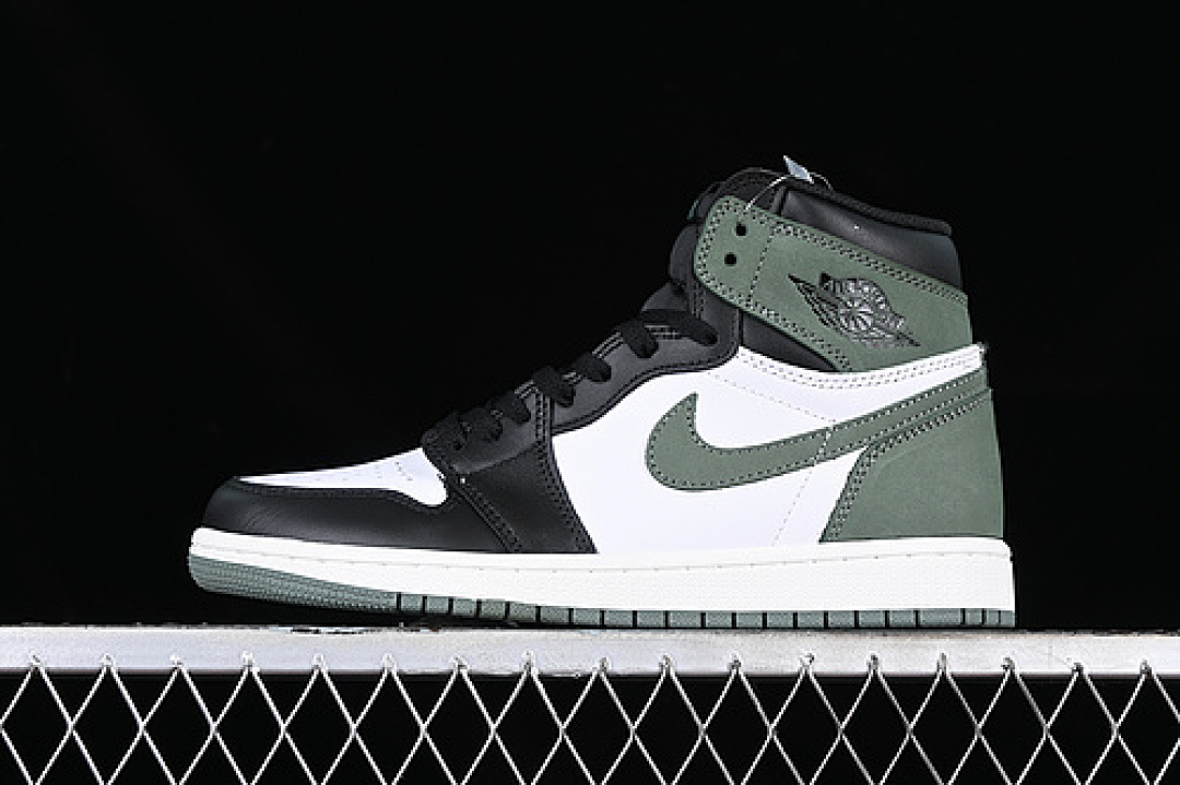 Jordan [555088-135]-[AIR JORDAN 1 RETRO HIGH CLAY GREEN WHITE/BLACK/GREEN]-[WOMAN:36-39]-[MAN:40-47.5], photo 1