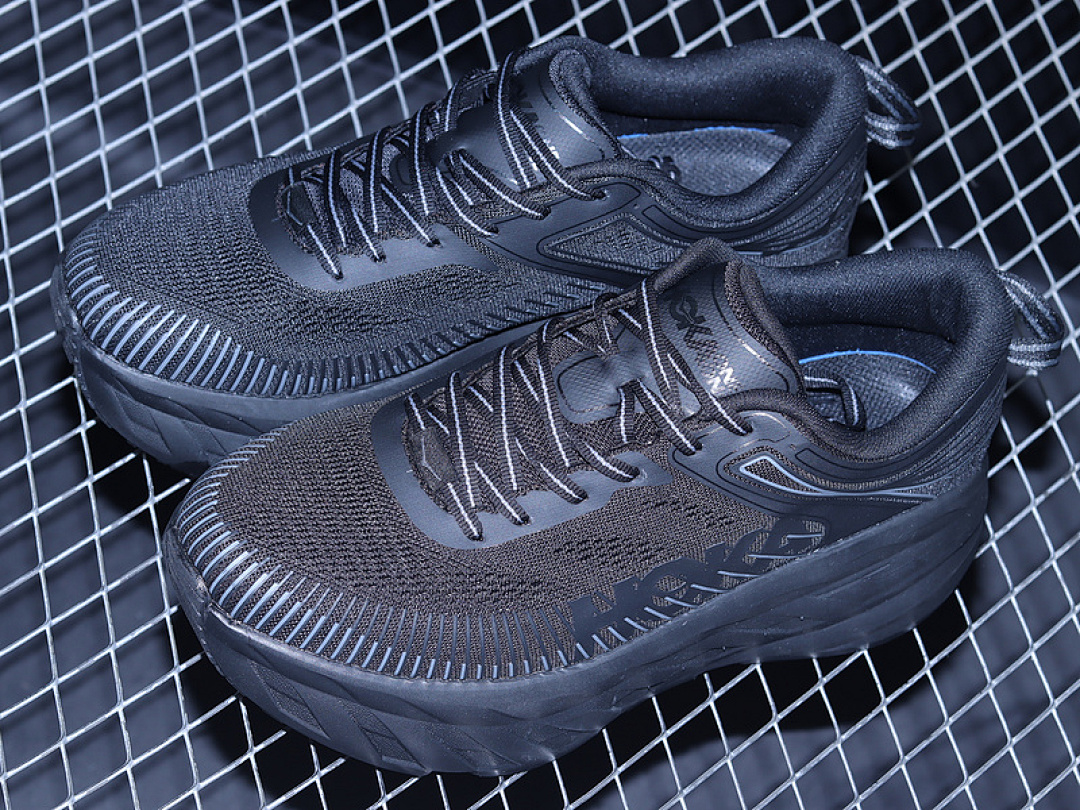 On Running [1110518/BBLC]-[HOKA ONE BONDI 7 BLACK/BLACK/BLACK]-[WOMAN:36-39]-[MAN:40-45] - Image 10