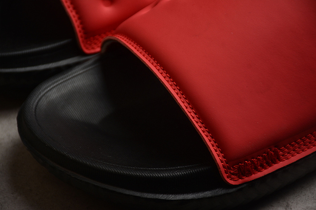 Jordan [DC9835-601]-[JORDAN PLAY SLIDE UNIVERSITY RED/WHITE/GYM RED/BLACK]-[MAN:40-46] - Image 7