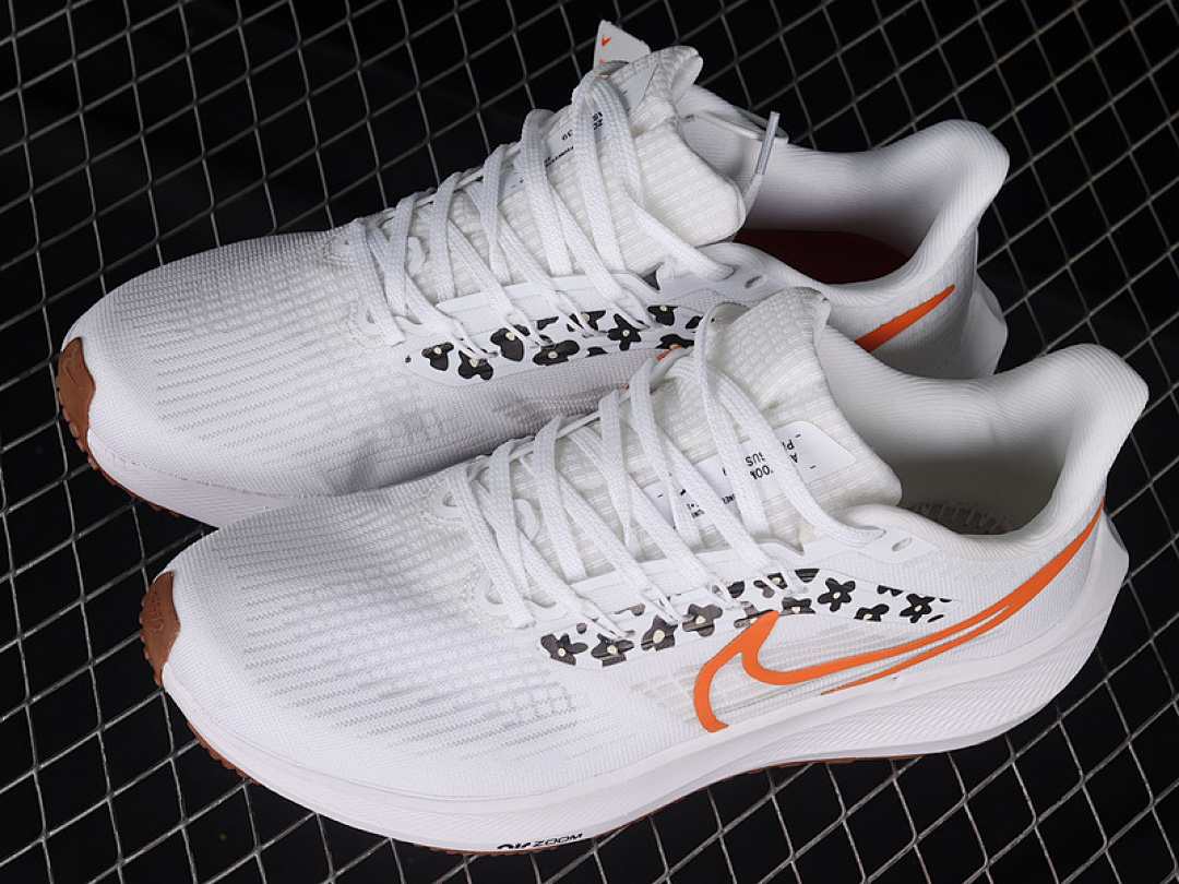 Nike [DZ5214-100]-[AIR ZOOM PEGASUS 39 WHITE/PLATINUM TINT/METALLIC SUMMIT WHITE/TEAM (ORANGE]) - Image 10