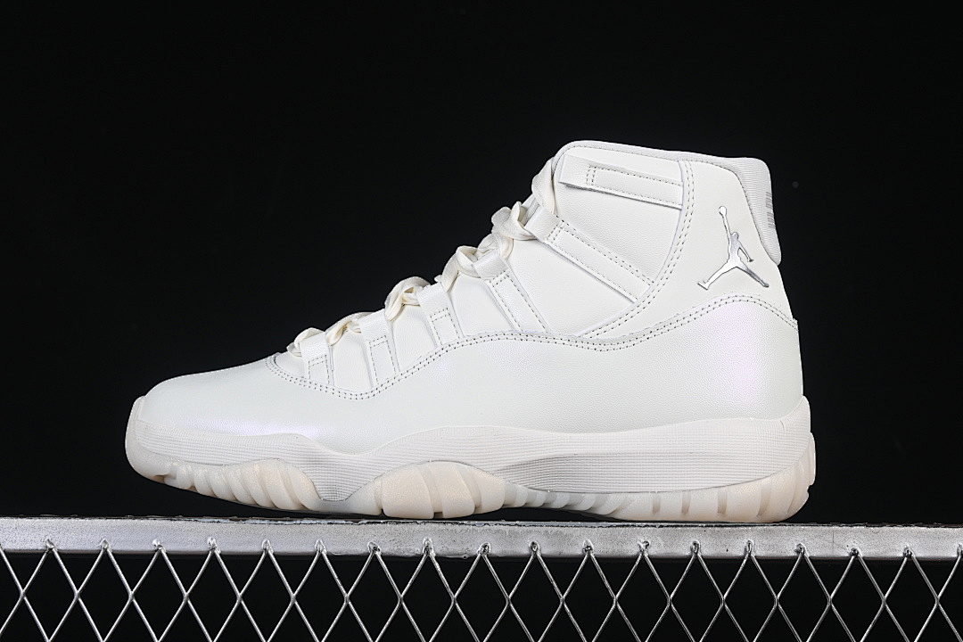 Jordan [AR0715-110]-[JORDAN 11 RETRO /PEARL GREY/WHITE/METALLIC SILVER]-[WOMAN:36-39]-[MAN:40-47.5], photo 1