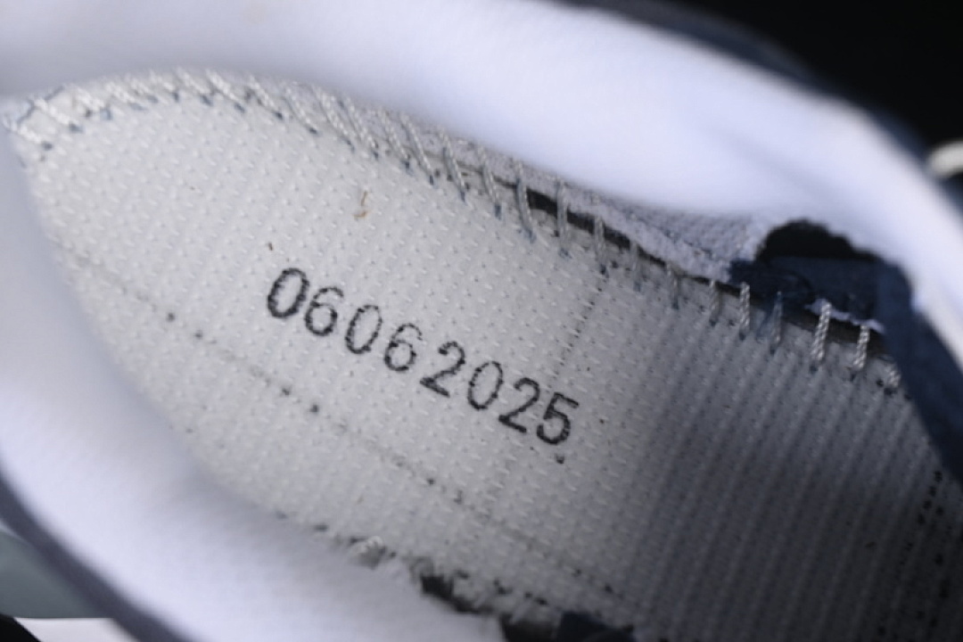 On Running [478640-26]-[XT-6 BLUE/WHITE]-[WOMAN:36-39]-[MAN:40-46] - Image 5