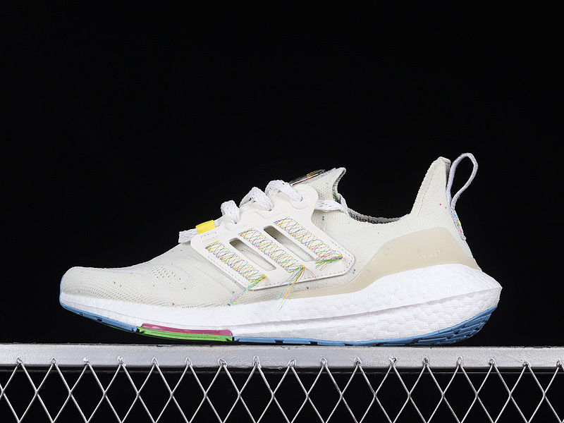 ULTRA BOOST 22 SHOES SUS CLOUD WHITE/BEIGE/BLUE · HQ3731, photo 1