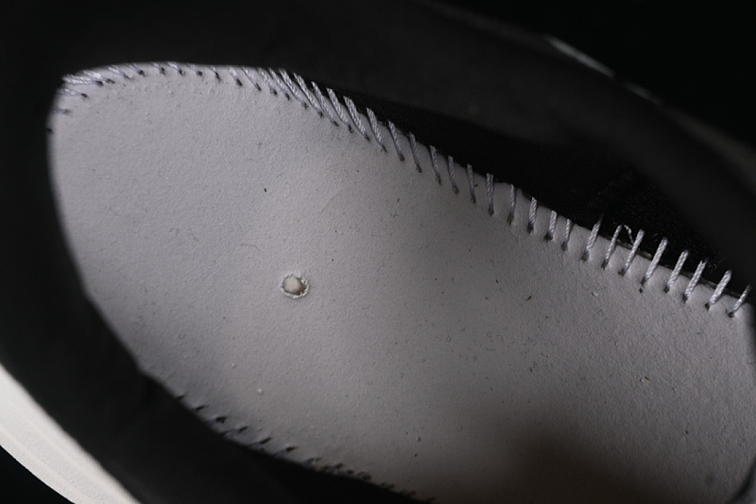 On Running [1155131 BWHT]-[HOKA ONE RINCON 4 WHITE/BLACK]-[WOMAN:36-39]-[MAN:40-46] - Image 5