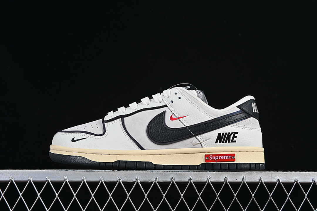 Unbranded [SC9207-409]-[SB DUNK LOW SUP WHITE/BLACK/GREY]-[WOMAN:36-39]-[MAN:40-45], photo 1