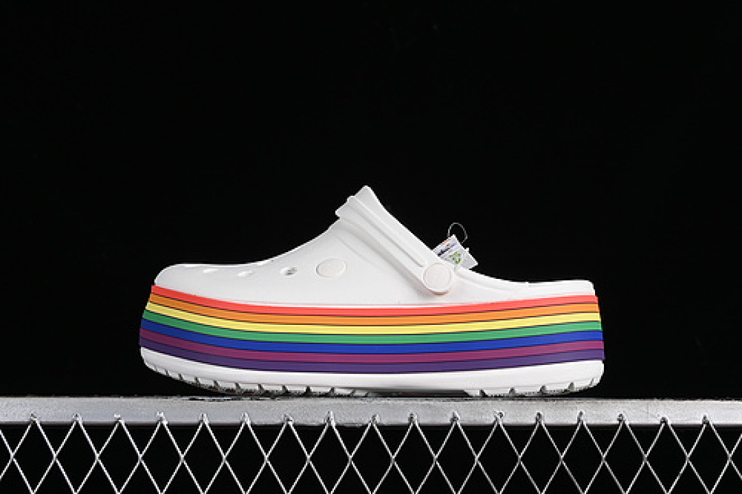 Crocs [CROCS CROCBAND PLATFORM RAINBOW WHITE/RAINBOW COLOR]-[WOMAN:34-42] - Image 2