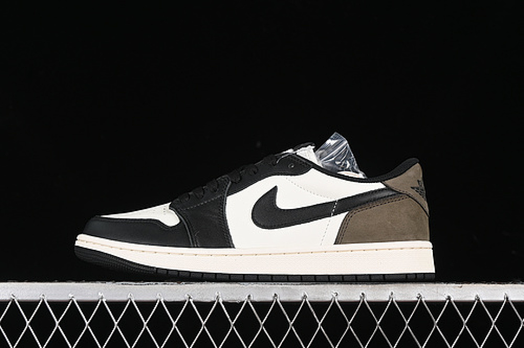 Jordan AIR Jordan 1 LOW MOCHA WHITE/BLACK/PALOMINO · CZ0790-102, photo 1