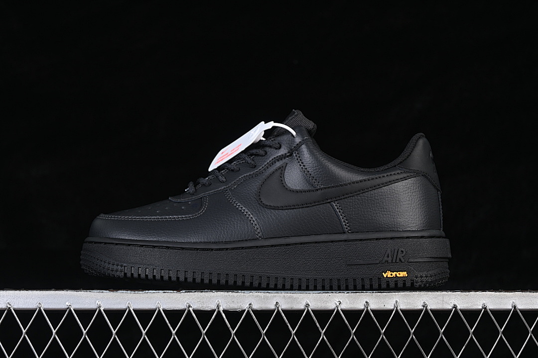 Nike [HV5953-001]-[AIR FORCE 1 LOW GORE-TEX VIBRAM OFF NOIR/BLACK/YELLOW]-[WOMAN:36-39]-[MAN:40-45] - Image 2