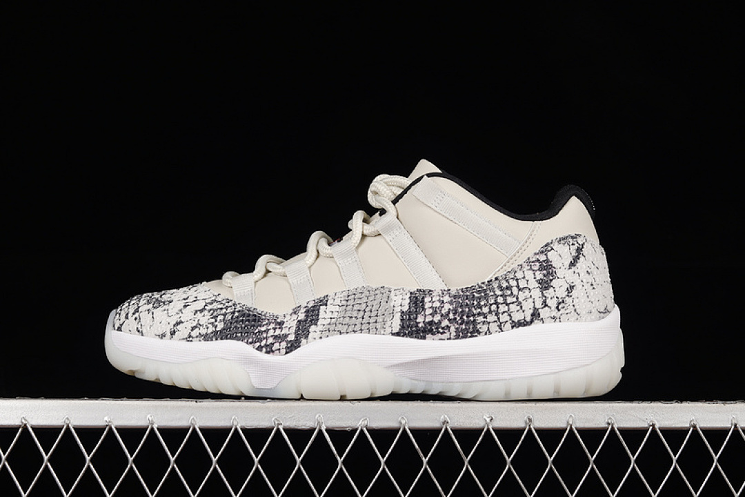 Jordan AIR Jordan 11 RETRO LOW LIGHT BONE/UNIVERSITY RED-SAIL-BLACK · CD6846-002, photo 1
