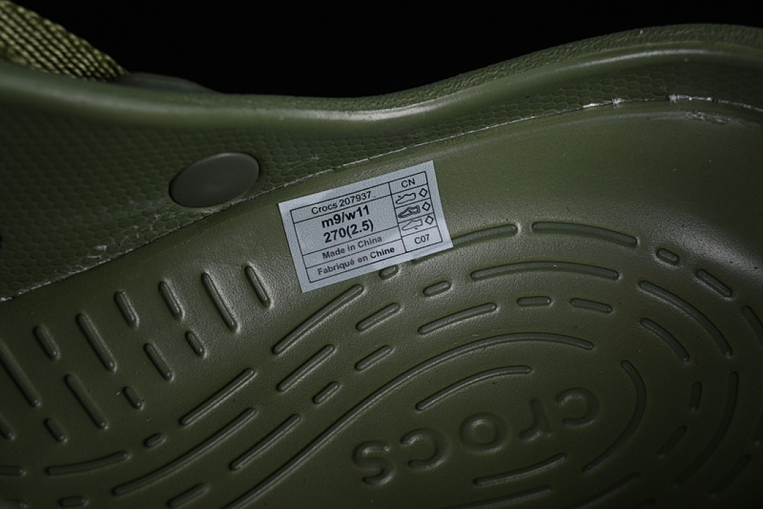 Crocs [SALEHE BEMBURY X CROCS POLLE CLOG ARMY GREEN/ARMY GREEN]-[UNISEX:36-46] - Image 3