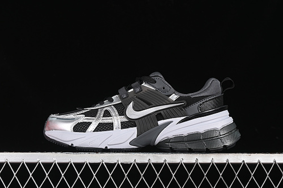 V2K RUNTEKK 3XL BLACK/ANTHRACITE/DARK SMOKE GREY/METALLIC SILVER · FD0736-005, photo 1