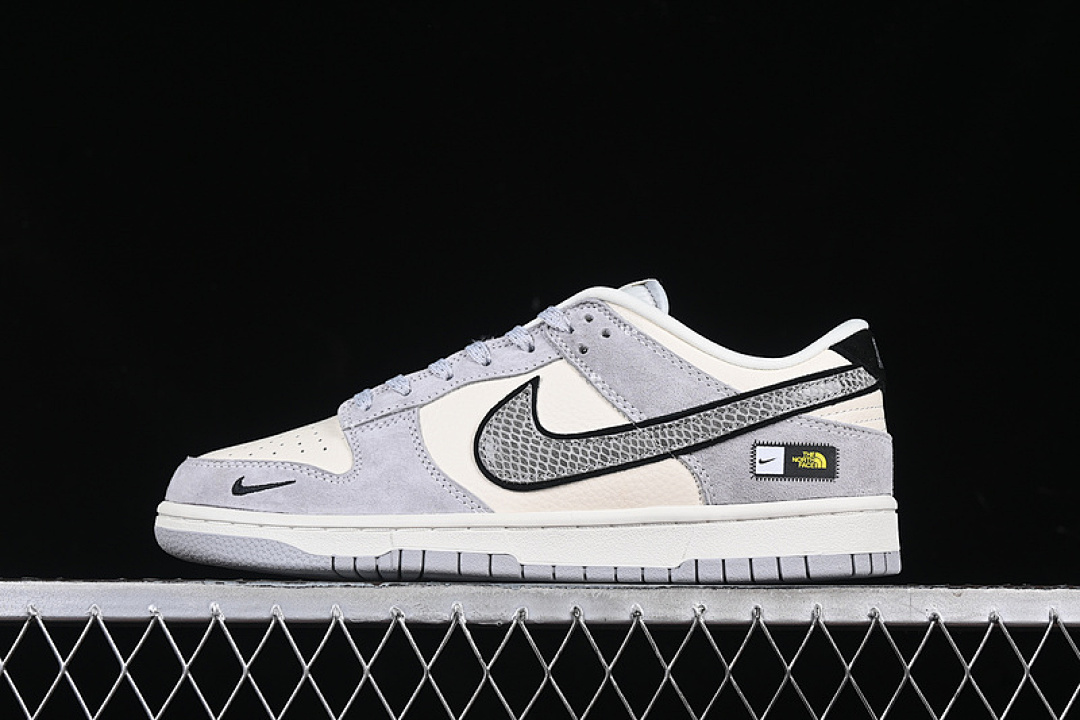 Nike SB DUNK LOW WHITE/GREY/BLACK · KK1333-019, photo 1