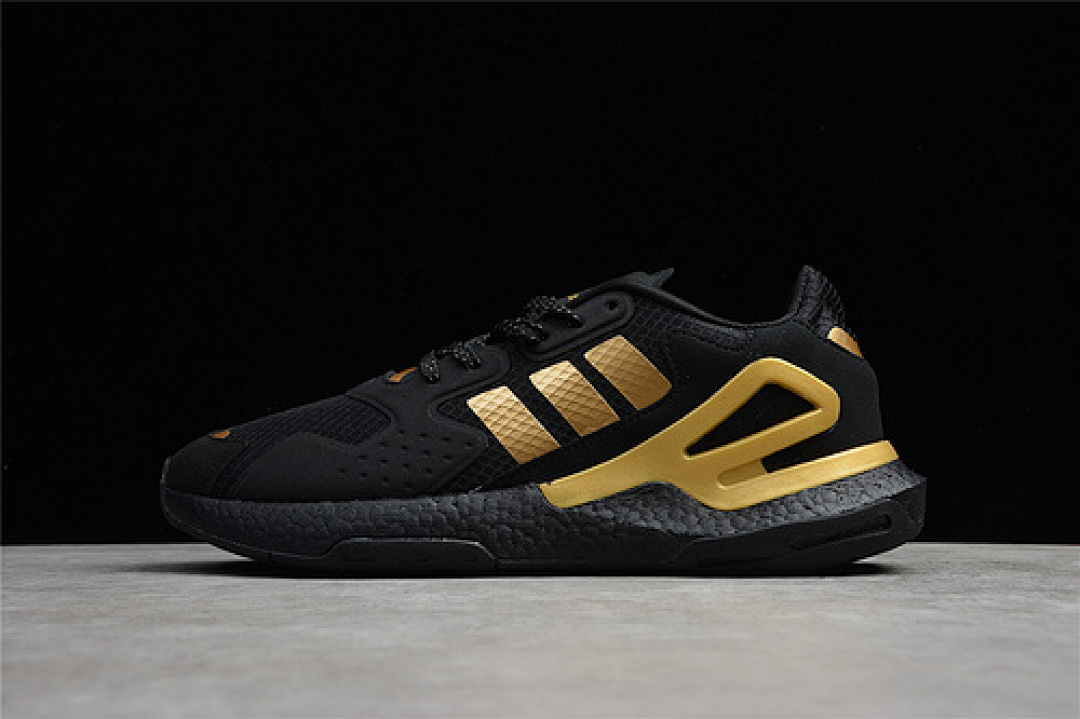 DAY JOGGER 2021 SHOES CORE BLACK/CORE BLACK/GOLD · FW4838, photo 1