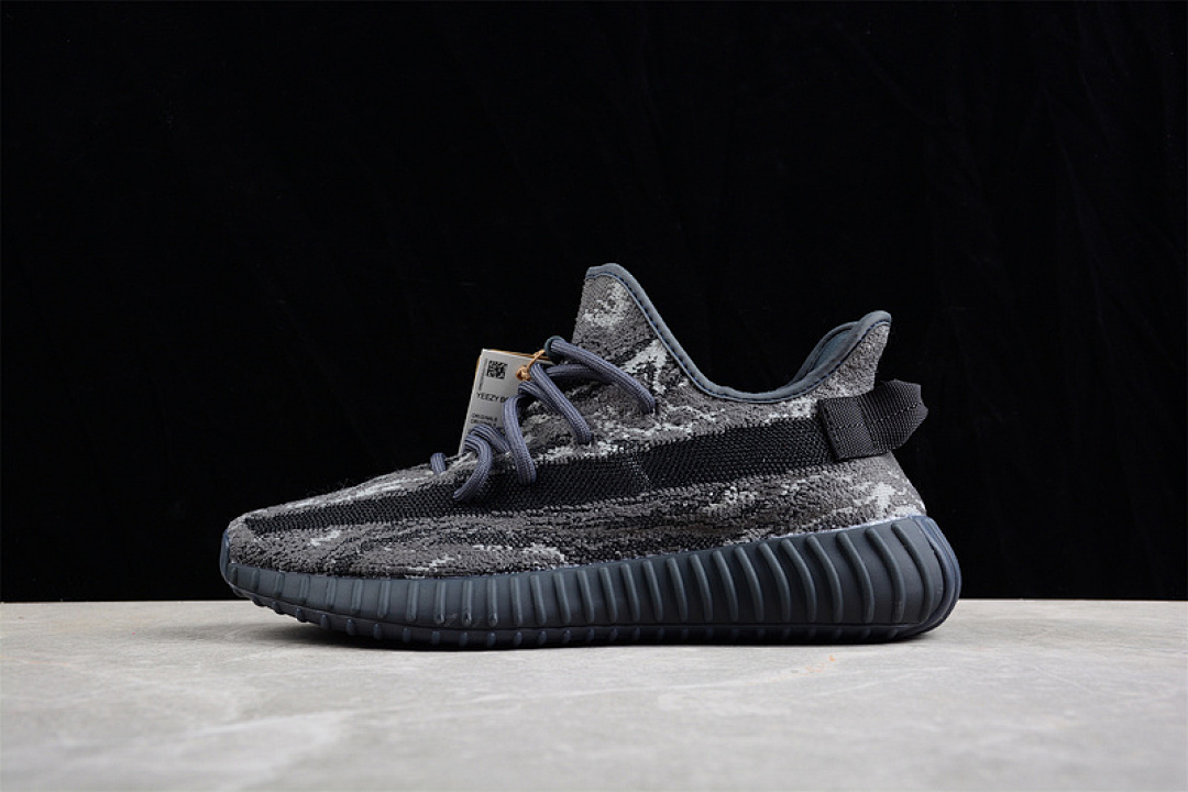 Adidas [ID4811]-[YEEZY BOOST 350 V2 CORE BLACK/CORE BLACK/GREY]-[WOMAN:36-39]-[MAN:40-48], photo 1