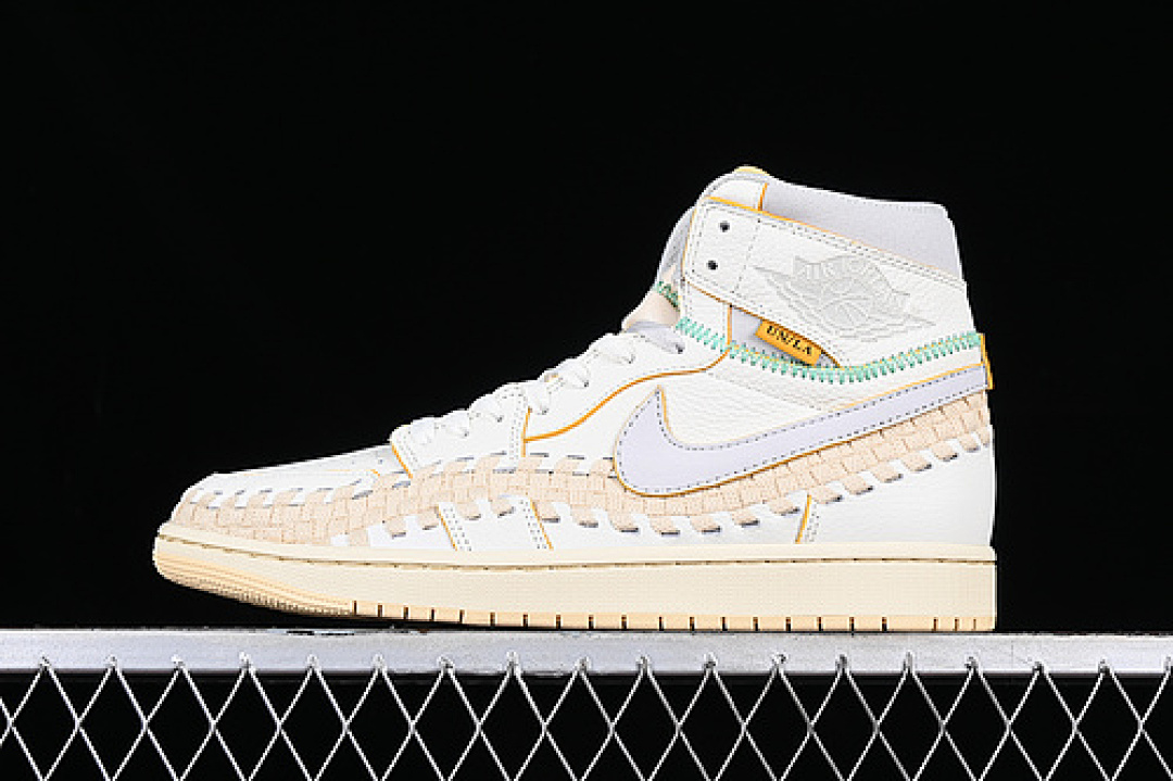 Jordan [FD2565-100]-[UNION AIR JORDAN 1 HIGH SAIL/WOLF GREY/MUSLIN/PALE VANILLA/KINETIC (GREEN]), photo 1