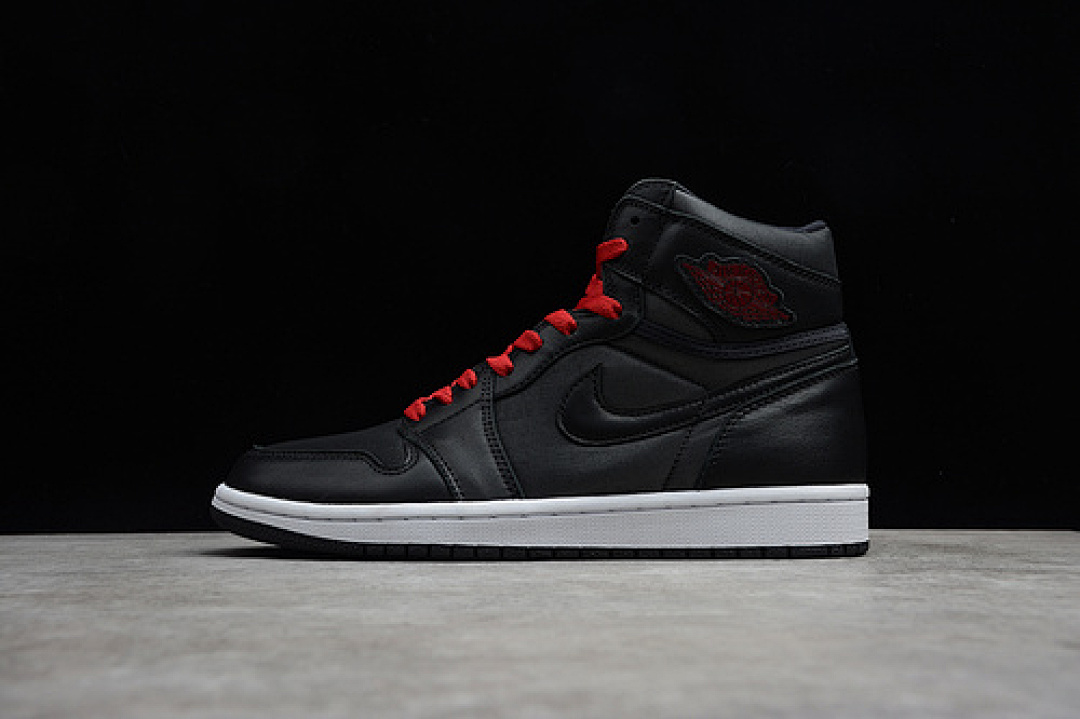 Jordan [555088-060]-[AIR JORDAN 1 RETRO HIGH OG BLACK/METALLIC SILVER/GYM RED/BLACK]-[MAN:40-48], photo 1