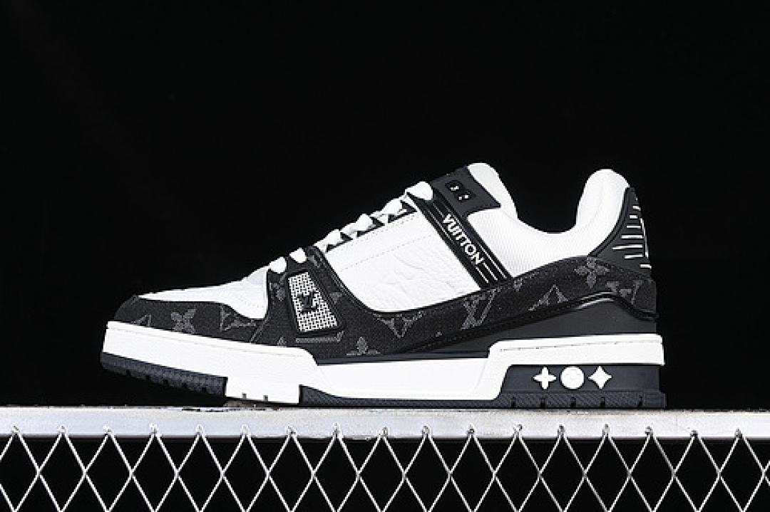Louis Vuitton Louis Vuitton [TRAINER WHITE/BLACK]-[WOMAN:35-39]-[MAN:40-45], photo 1