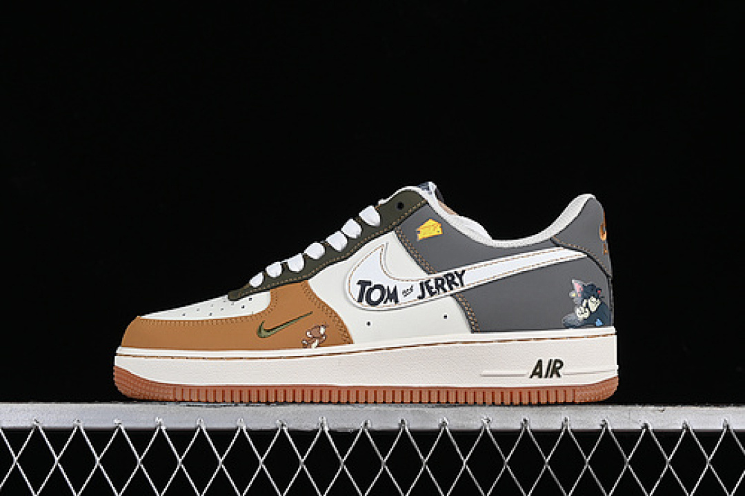 Nike Nike AIR FORCE 1 07 LOW TOM AND JERRY WHITE/GREY/BROWN · DB3301-110, photo 1
