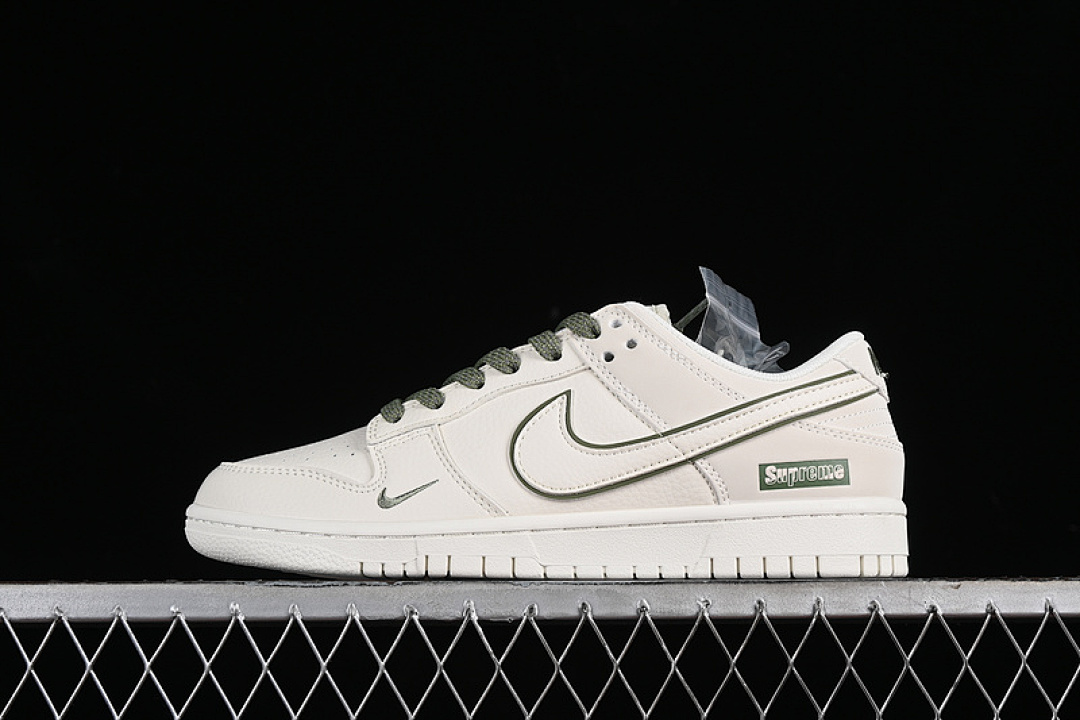 Supreme [DQ1098-391]-[SB DUNK LOW SUPREME OFF WHITE/GREEN]-[WOMAN:36-39]-[MAN:40-45], photo 1
