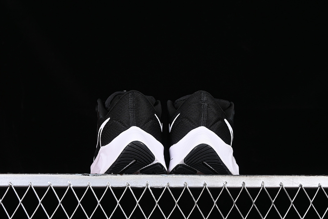 Nike [CW7356-002]-[AIR ZOOM PEGASUS 38 WHITE/BLACK]-[WOMAN:36-39]-[MAN:40-45] - Image 14